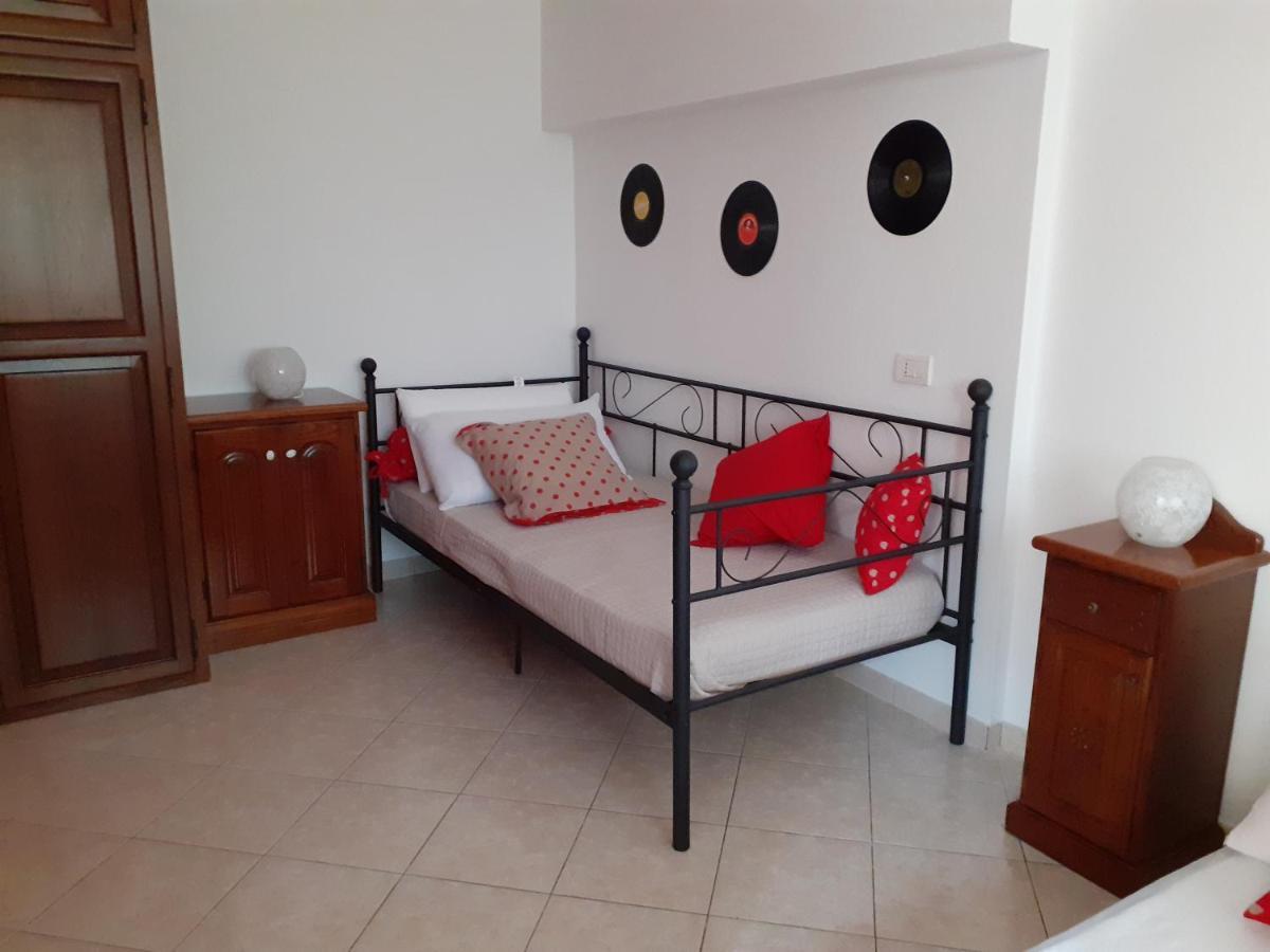 B&B Marzo '51 Villasimius Dış mekan fotoğraf